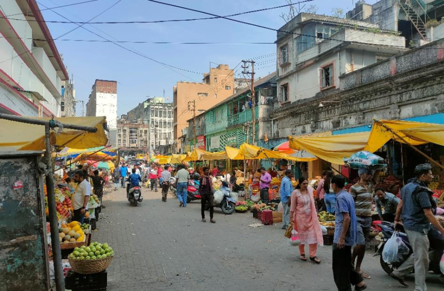 Women’s Experience of Public Space in Fancy Bazaar, Guwahati, Assam